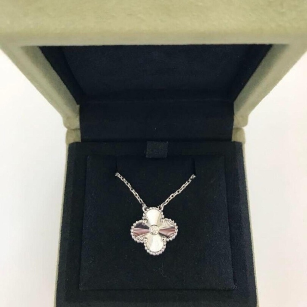 ***Clover Motif Pendant Necklace, Sterling Silver, 18K Gold Plated -
Motif